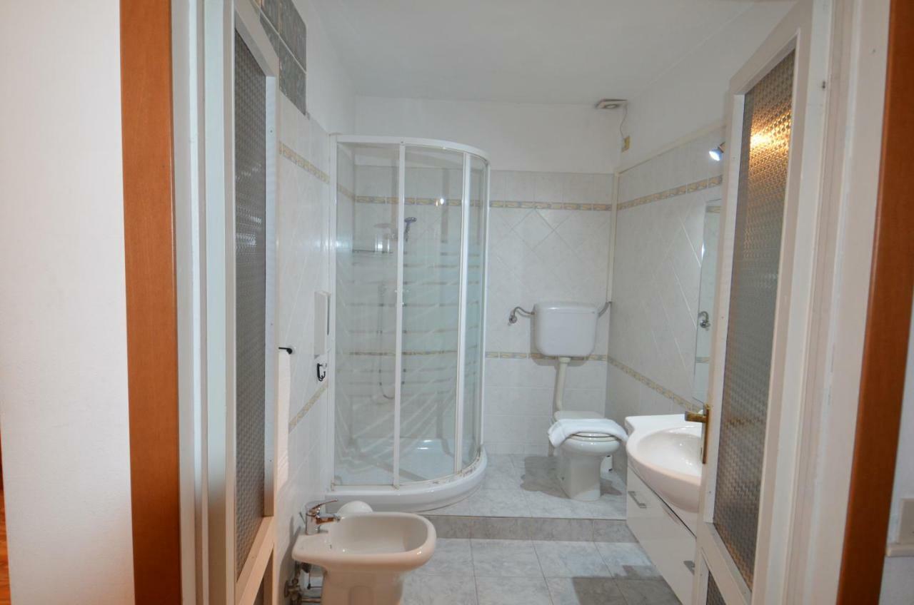 B&B Da Leo Pisa Bagian luar foto