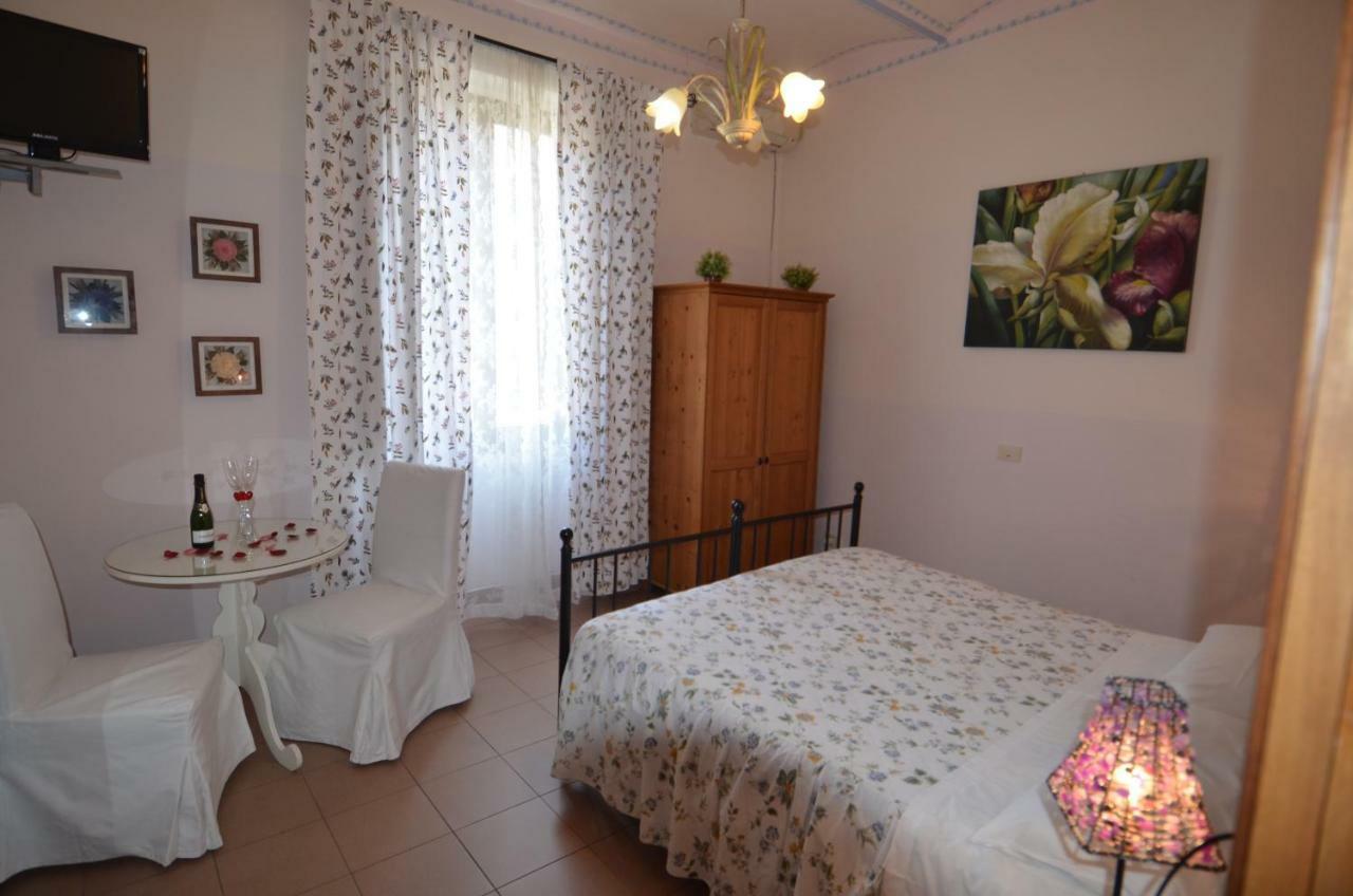 B&B Da Leo Pisa Bagian luar foto