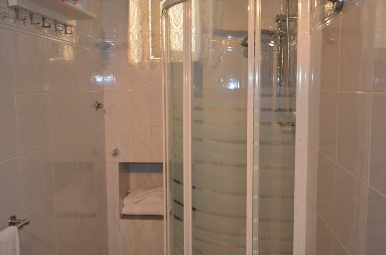 B&B Da Leo Pisa Bagian luar foto